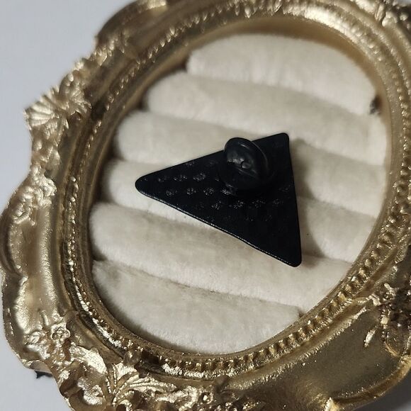 White Triangle Face Pin Cartoon Character - Picture 2 of 3